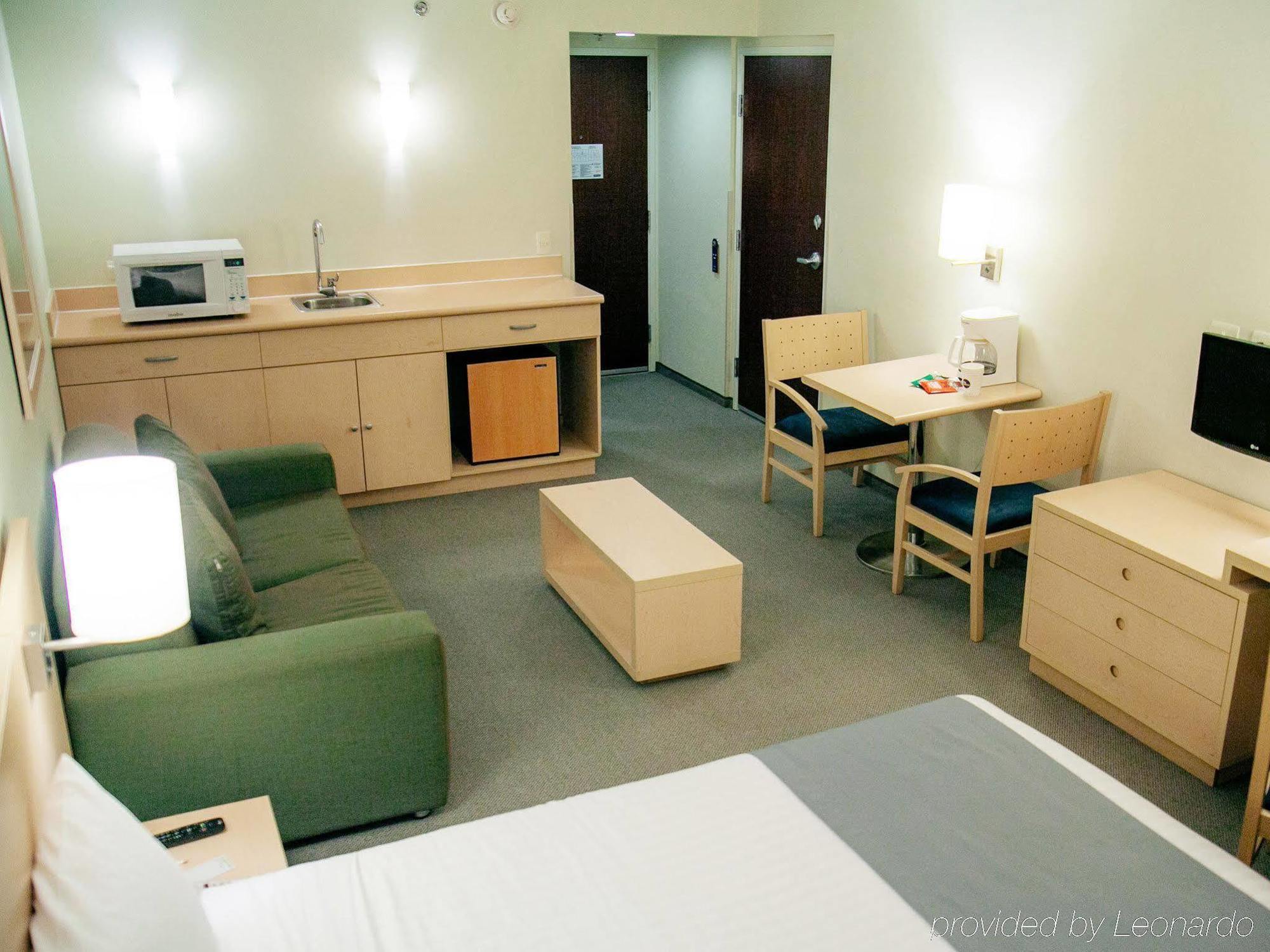 City Express By Marriott Saltillo Sur Экстерьер фото
